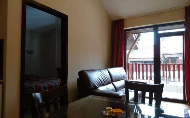 TES Flora Apartments