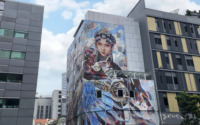 ST Signature Bugis Middle