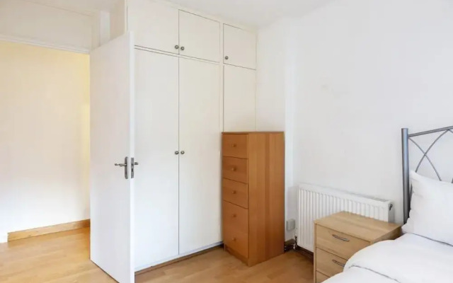 Modern & Spacious 2-bedroom House in Fulham