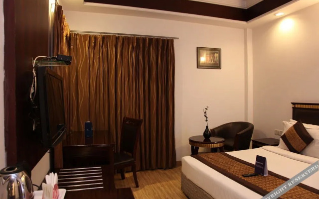 FabHotel First Star HUDA Metro