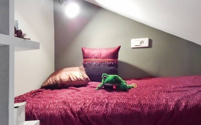 House With one Bedroom in Le Chesnay, With Furnished Garden