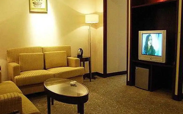 Ramada Plaza Yantai Hotel