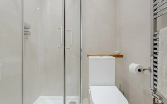 1 Bedroom Apartment in Brook Green