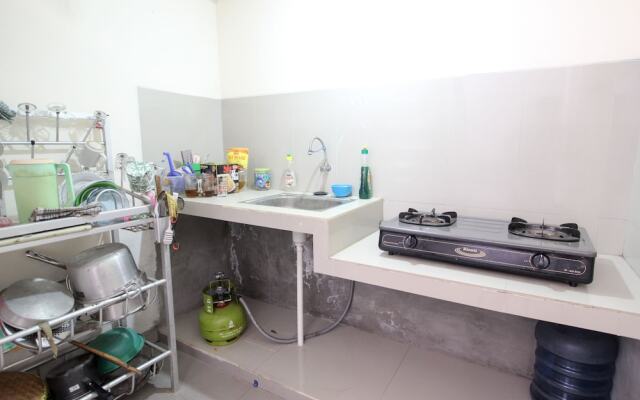 RedDoorz Plus near STIE YKPN 2