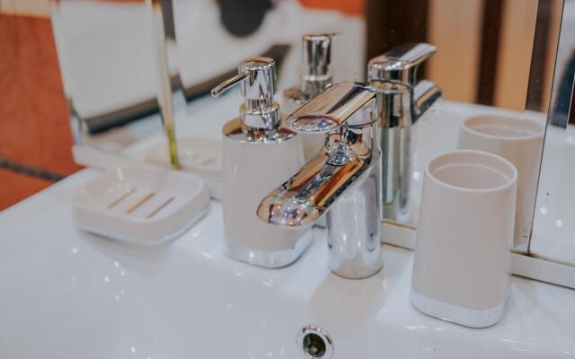 Золотой ключ на улице Авиаторов 42