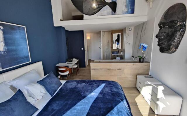 Suites JM - Les Pins Marines - Jacuzzi & Vue Mer