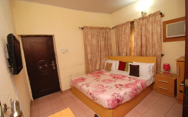 Ajoy Hotel And Suite