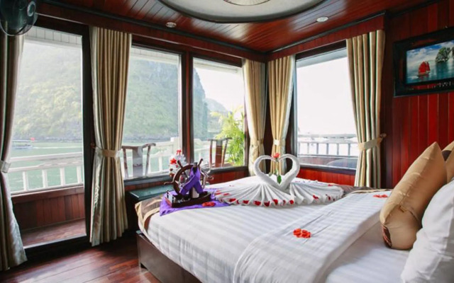 Viola Cruise Halong Bay