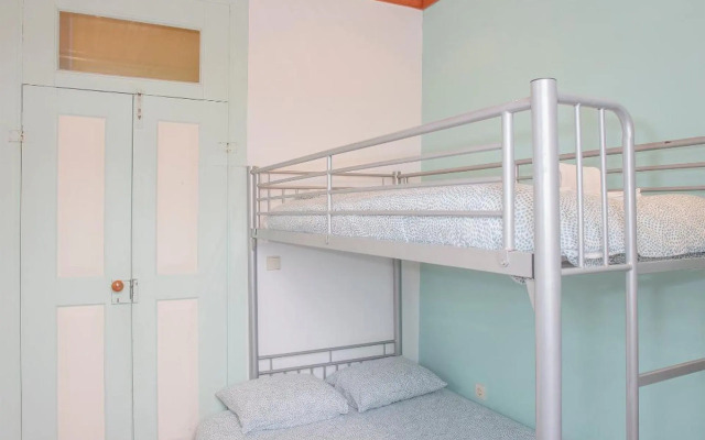 Torreira . Yellow Beach Pavilion