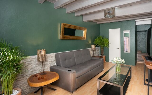 Bright & Cozy Home with Rooftop Terrace