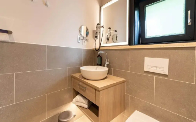 Waterside Elegance Sky Pad