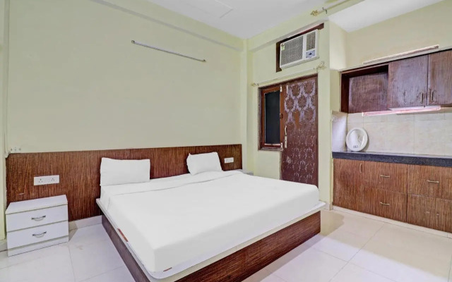 Pop 703878 Ag Yamuna Palace