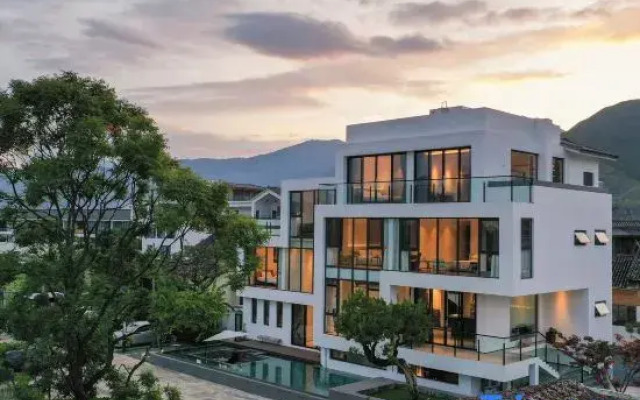 The Artistic Realm of Chenlu Space