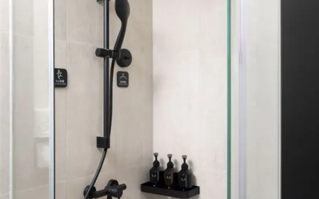 Shenyang Yuhong Square Subway Station  Huanghai Road Light Residence Hotel