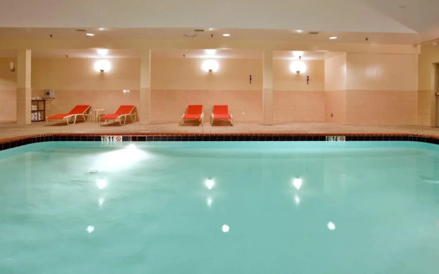 Holiday Inn Express Hotel & Suites Fredericksburg by IHG