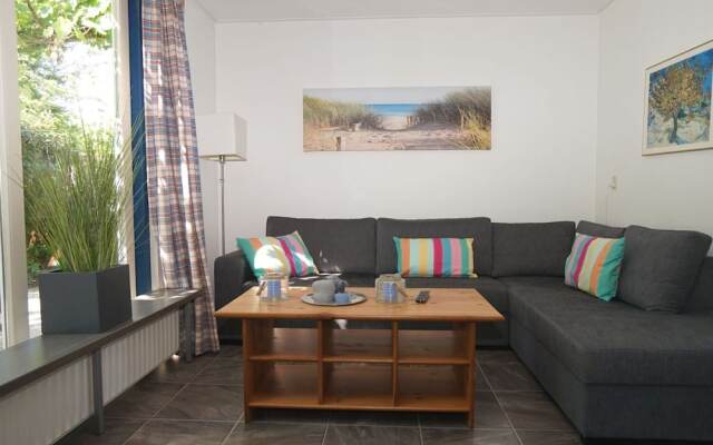 Pleasant Holiday Home in Ouddorp With Garden