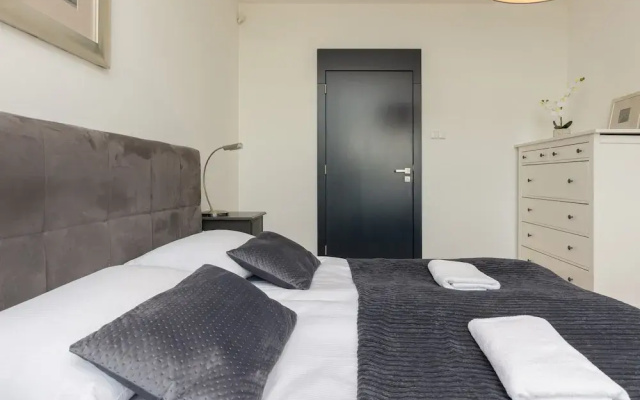 Sielecka Apartment Warsaw by Renters