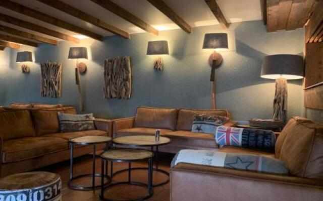 Champoussin Lodge