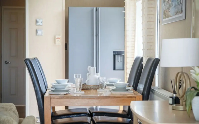 Manor 5 Lodge - 2 Bedroom Lodge - Pendine