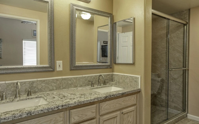 307 Casa Bella 2 Bedroom Condo by Redawning