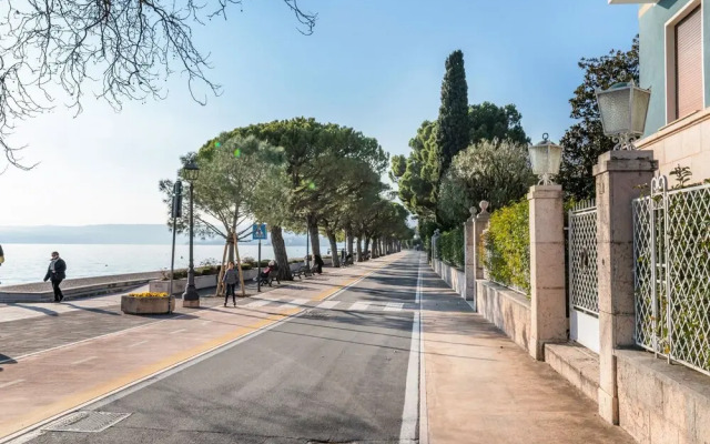 Graceful Holiday Home in Toscolano Maderno With Garden