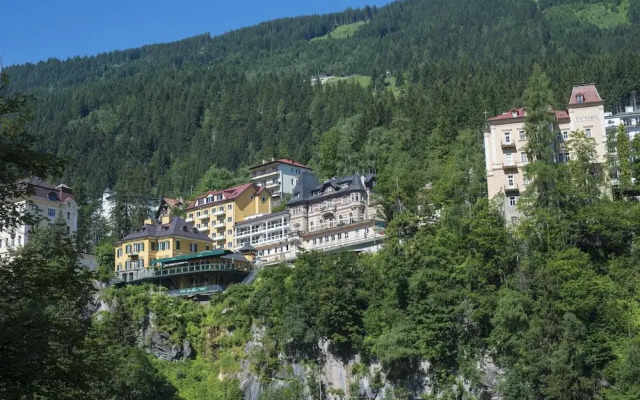 Spacious Apartment With Mountain View