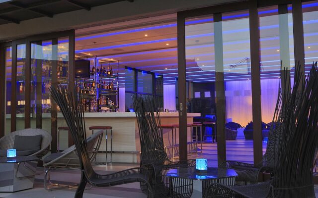 Holiday Inn & Suites Makati by IHG