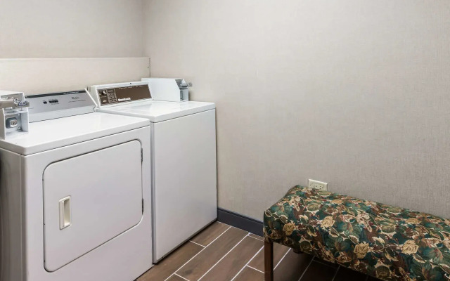 Hampton Inn & Suites Chicago/Hoffman Estates