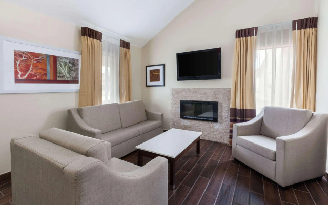 Hawthorn Suites by Wyndham Detroit Southfield
