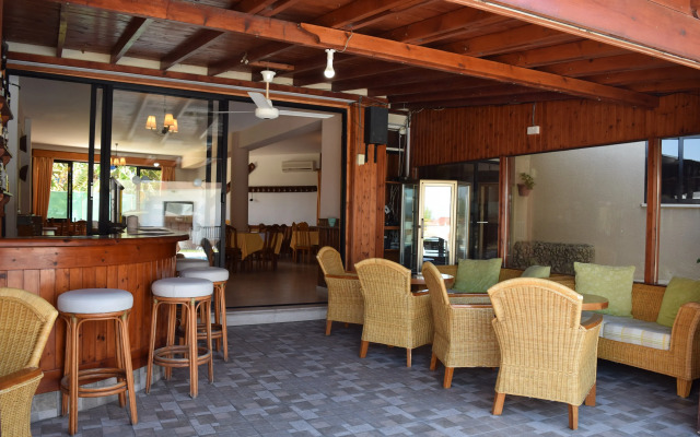 Anna Hotel Apartments