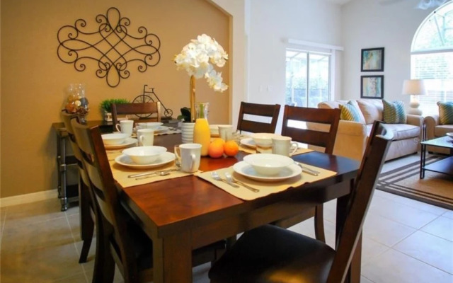 The Shire 2, Davenport, US