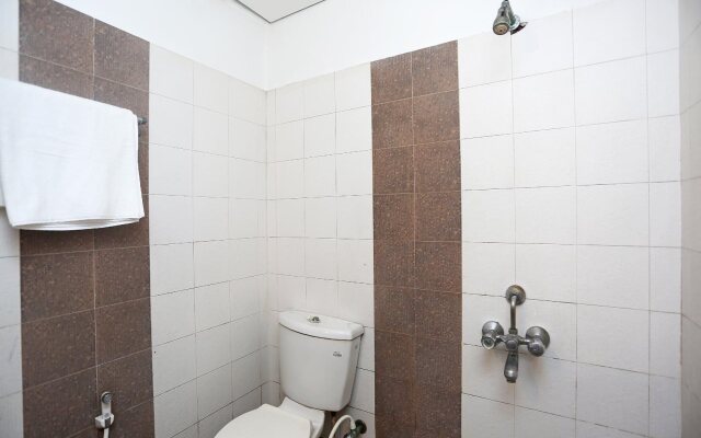 Gujral Hotel By OYO Rooms