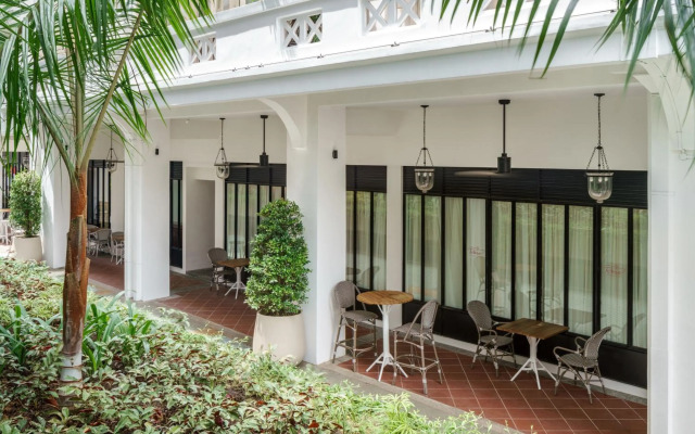 Maxwell Reserve Singapore, Autograph Collection