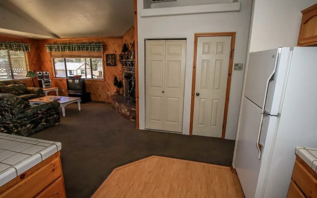 Bear Claw Bungalow #379