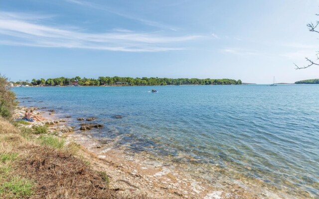 Nice Home in Medulin With Wifi and 1 Bedrooms