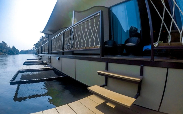 Binlha Raft Resort