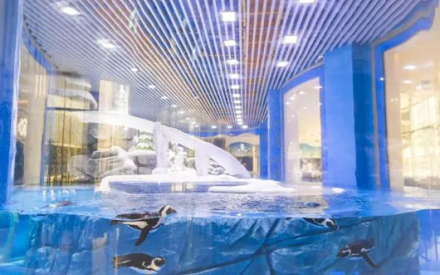 Shanghai Jinqiao Haichang Penguin Resort Hotel