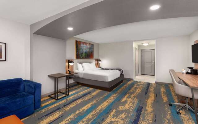 La Quinta Inn & Suites by Wyndham Knoxville Papermill