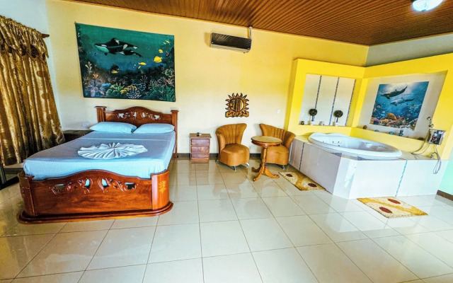 Los Angeles Hotel & Resort