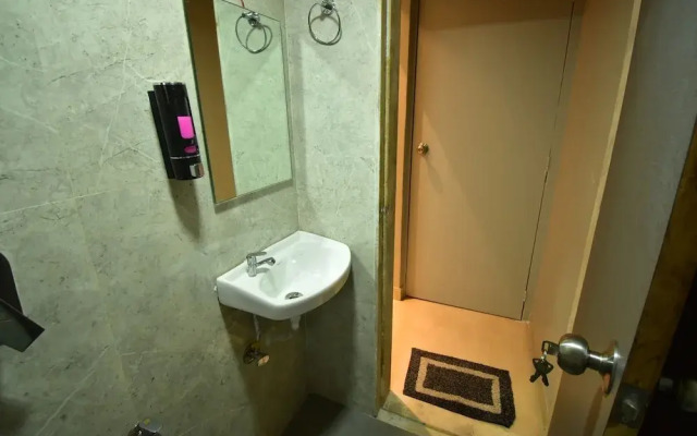 Dhanvantari Hotel