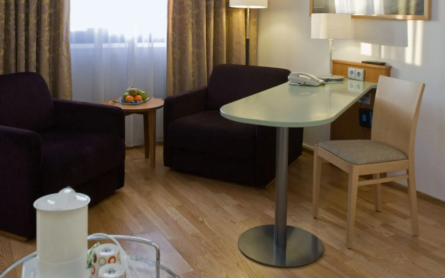 Holiday Inn Helsinki - Vantaa Airport by IHG