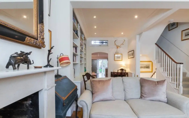 Fulham 4-bed House & Garden Near Tube