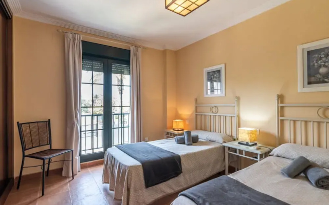 Golfside Comfort With Terrace & Pool