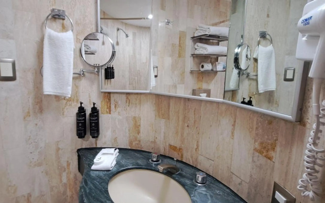 Rendezvous Hotel Singapore by Far East Hospitality