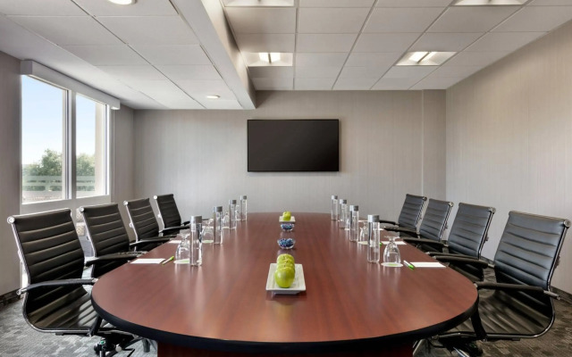 Courtyard by Marriott Tysons McLean