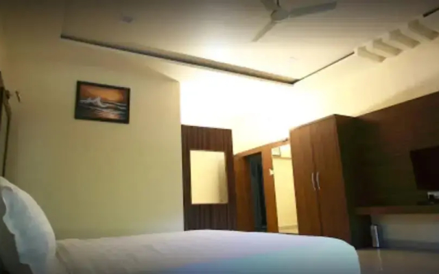 Hotel Saroj Sagar - Sagar