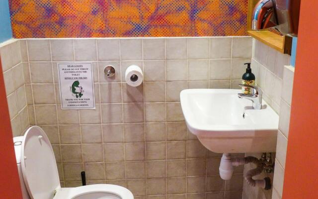 Godzillas Hostel