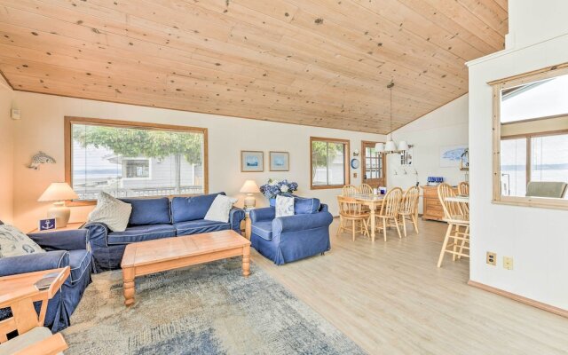 Beachfront Whidbey Island Home + Apartment!