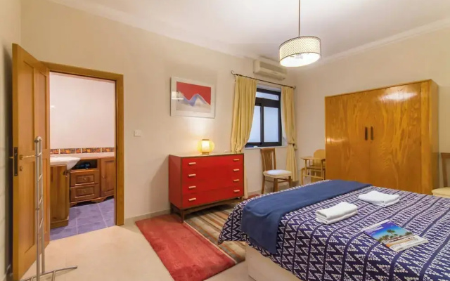 A Magnificent Sunny Seafront Apart Sliema