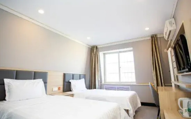 Huayi Hotel(Tianjin Dongli Development Zone National Convention and Exhibition Center Store)
